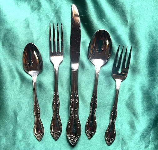 Oneida SSS BOURBON Stainless Flatware One 5-piece Place Setting