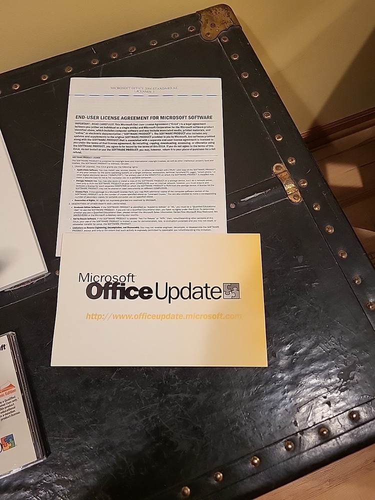 Microsoft Office 2000 Standard (Academic) X03-7979 preowned