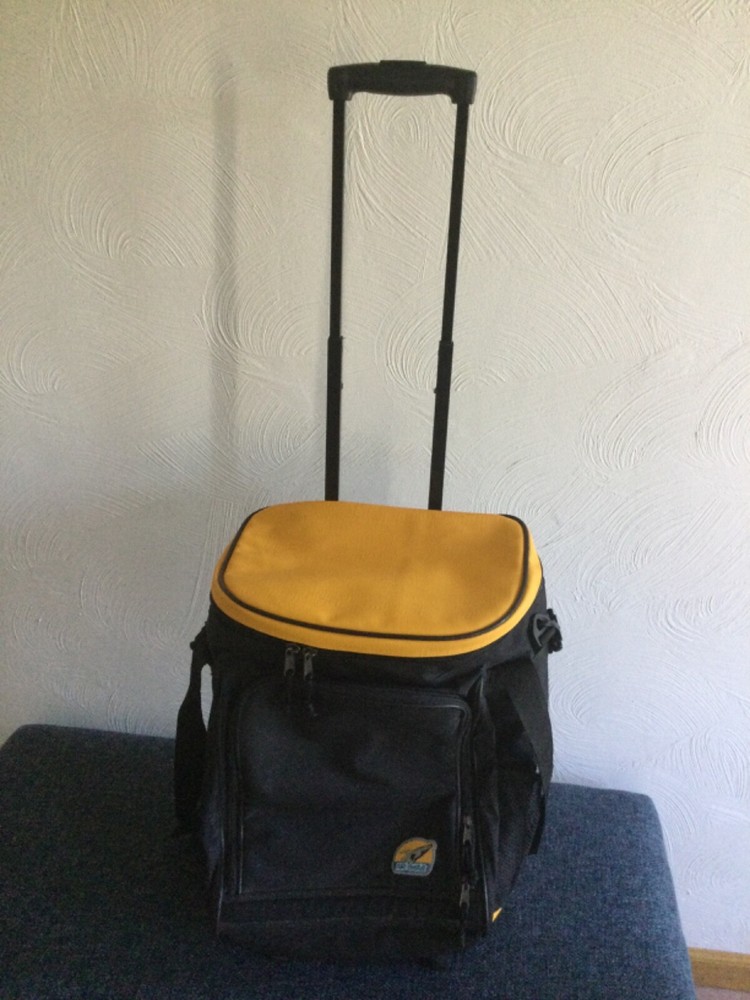 Ice Gear Large Soft Sided Cooler Wheeled with Extendable Handle