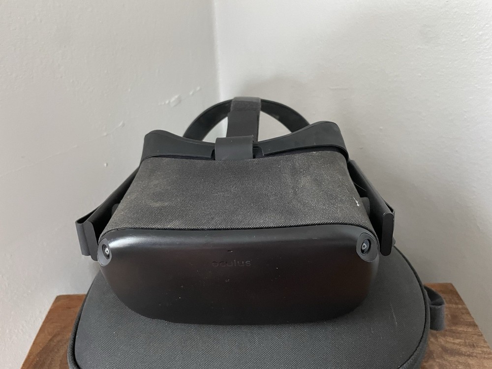 Meta Oculus Quest 1 VR Virtual Reality Headset MH-B Controllers & Case Untested