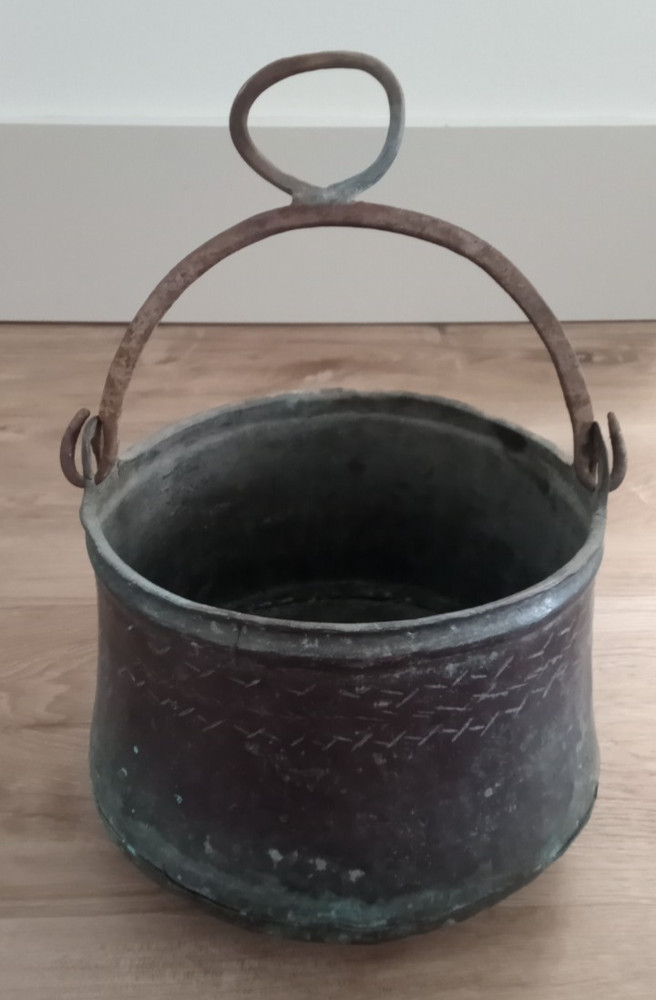 Antique Copper Pot w/Handle