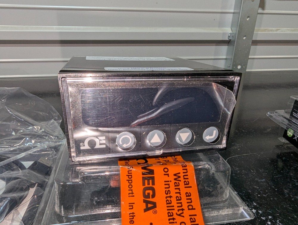 Omega DPi1701-USB-AR Graphic Panel Meter Data Logger Temp Process OPEN BOX