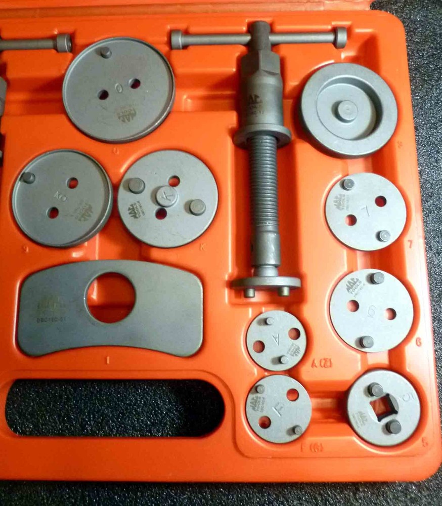 Mac Tools DBC18C 18-PC Disk Brake Caliper Set