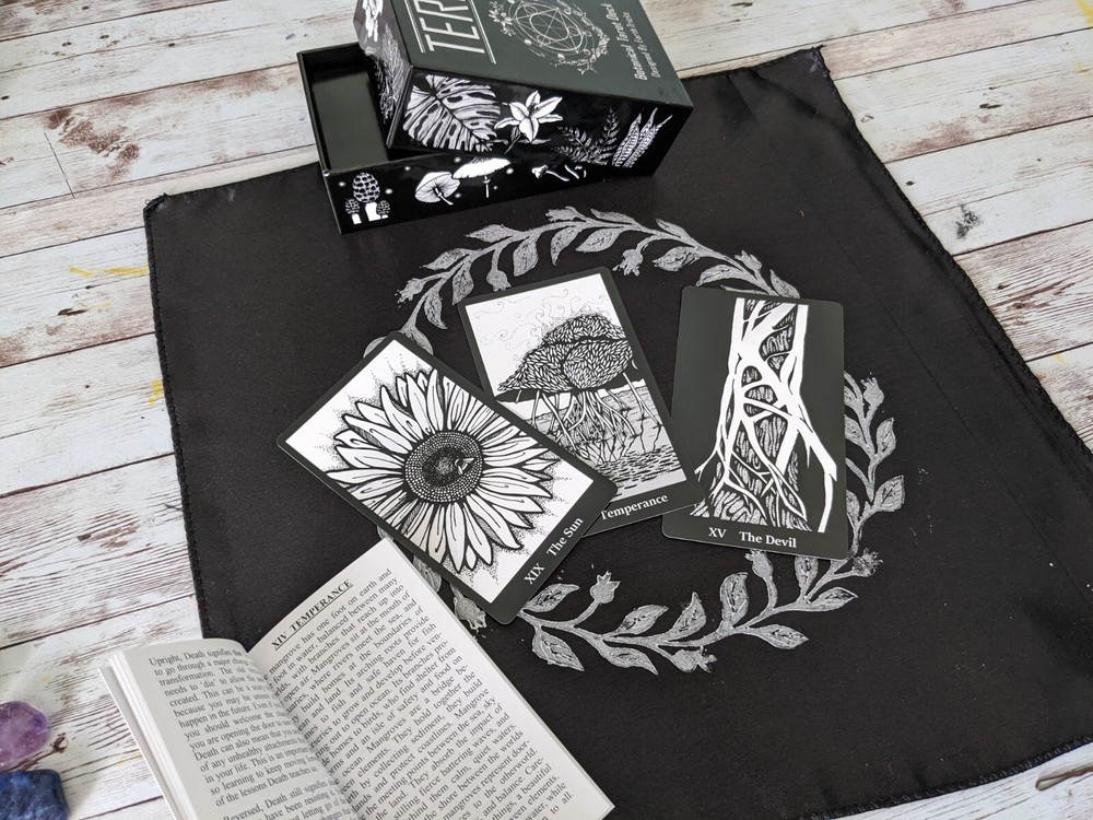 Green Witch Tarot and Altar Kit