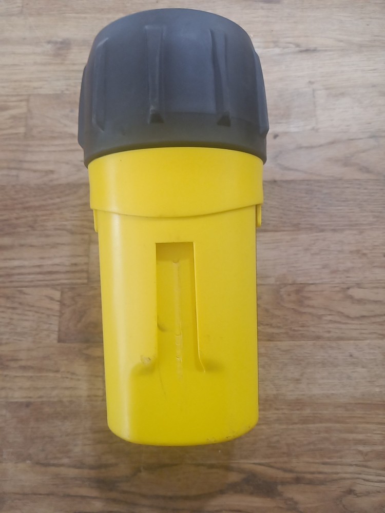 UNDERWATER KINETICS D8 Xenon Dive Light