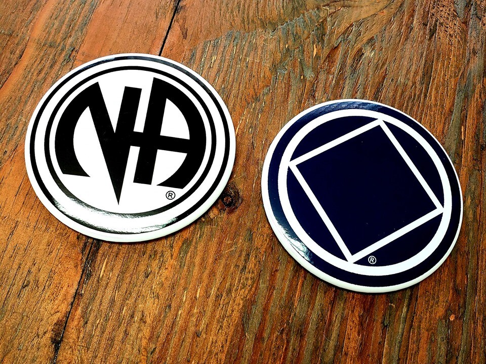 NARCOTICS ANONYMOUS 2 FRIDGE MAGNETS NA recovery coin chip medallion basic text