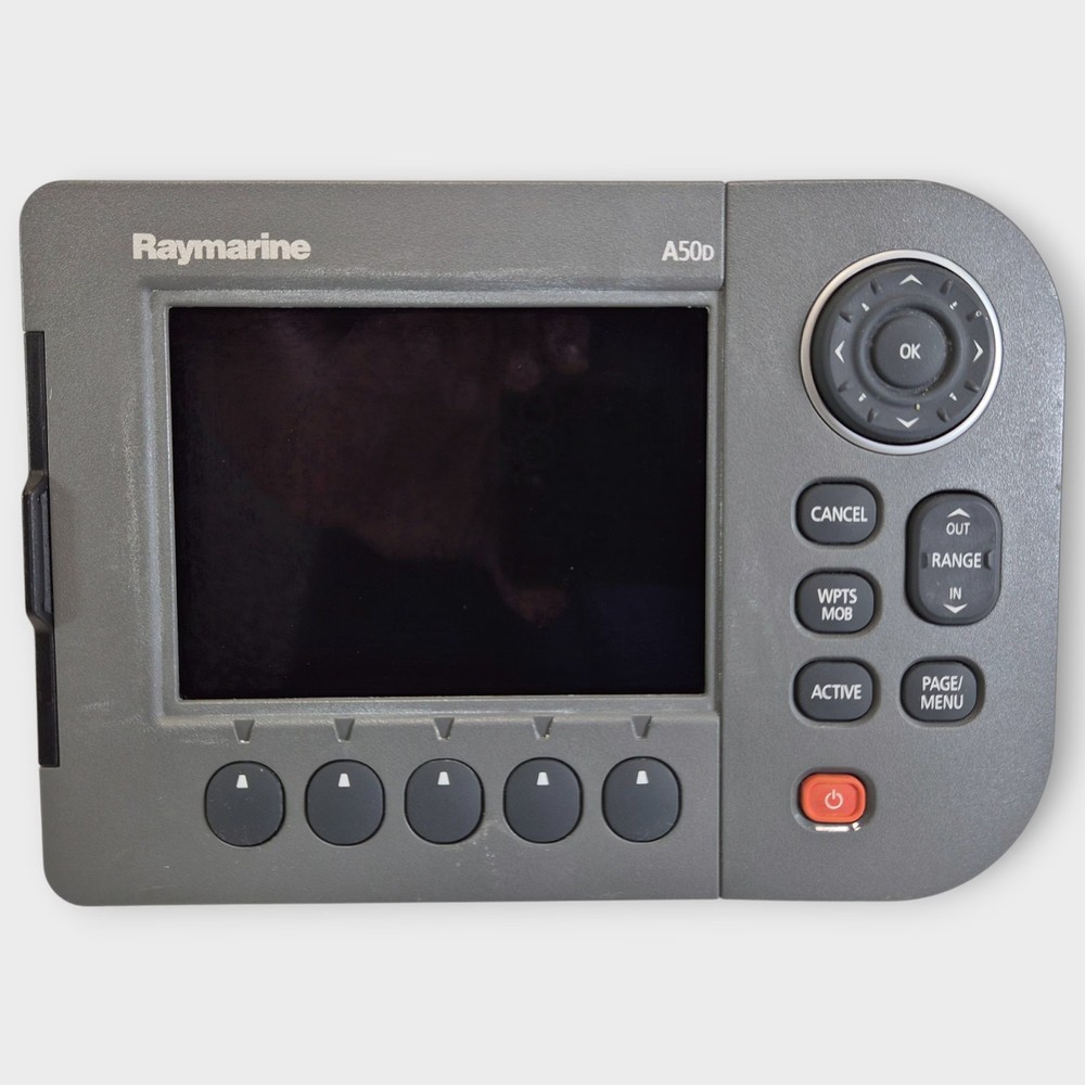 Raymarine A50D Multifunction Chartplotter Display -E62186- w/ Sun Cover - Tested