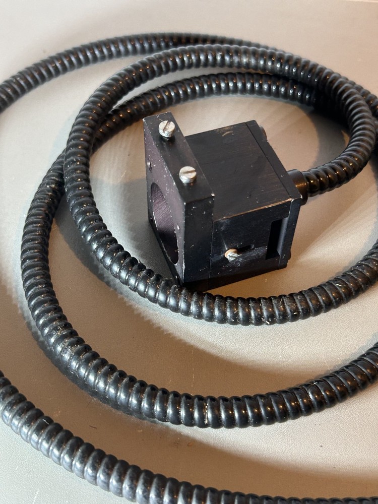 Fiber Optic Light Carrier Magnifier for Microscope