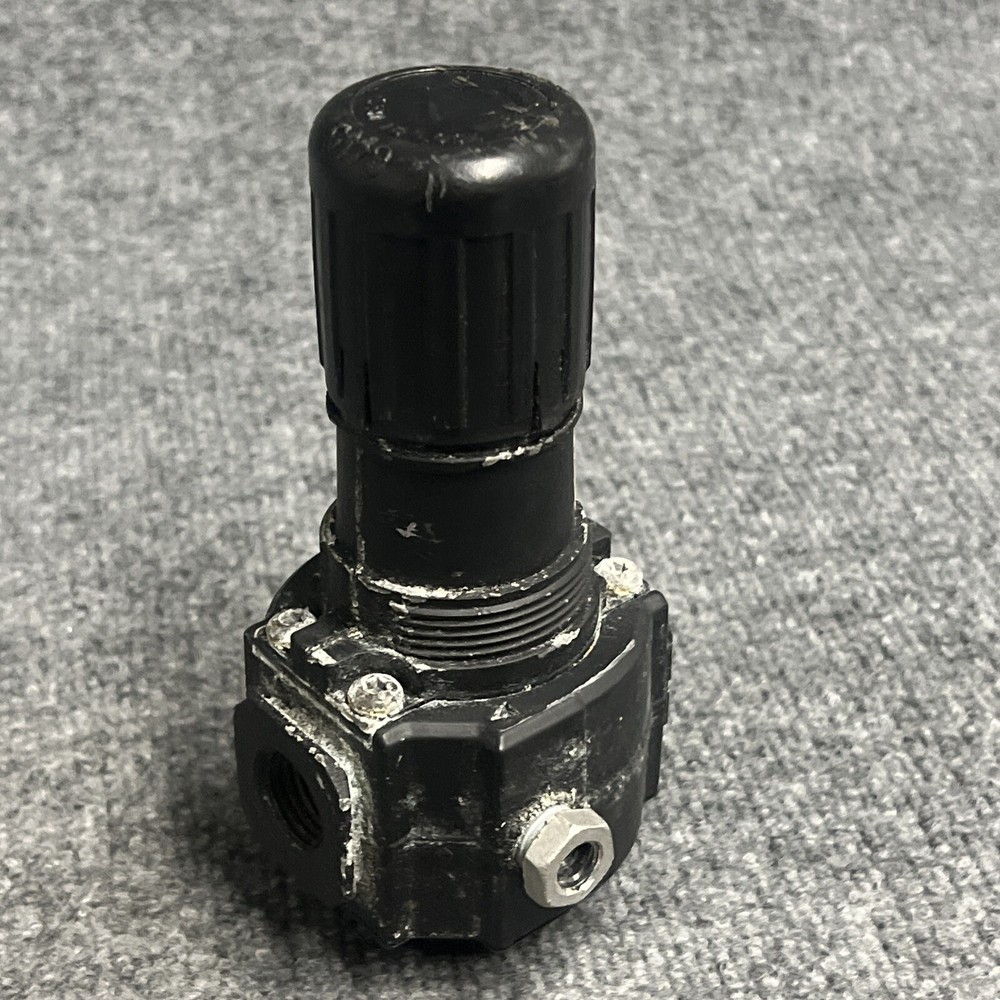 Dayton 4ZM22 1/2" Filter Regulator Used