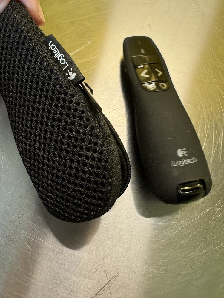 Logitech R400 Wireless Pointer Presentation Remote for Basic Slide Navigation