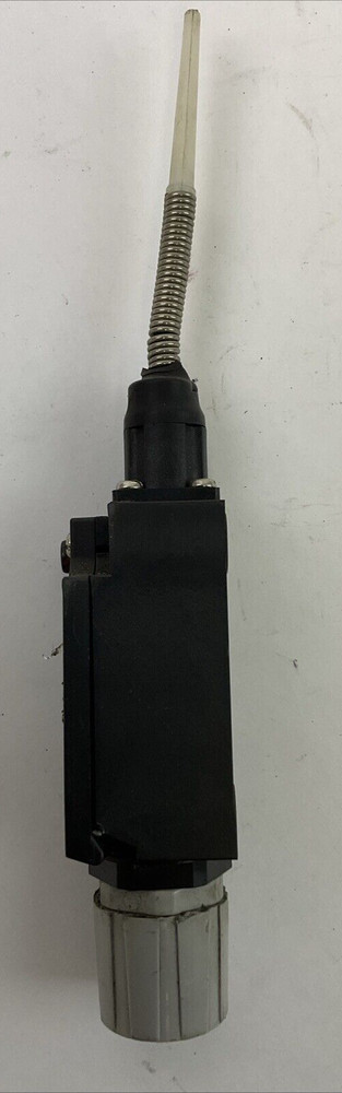 OMRON D4N-3187 LIMIT SWITCH