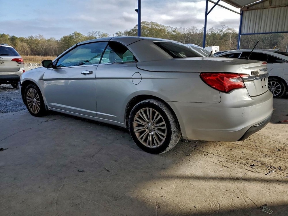 200 2011 Glove Box 4901753