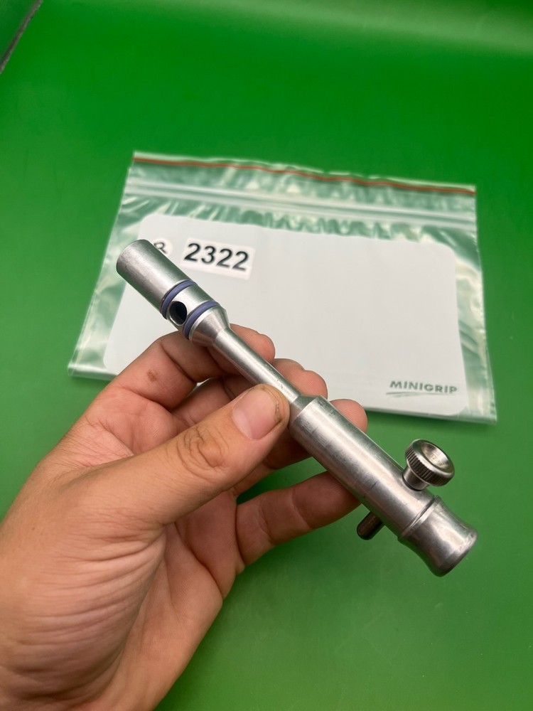 Autococker Bolt