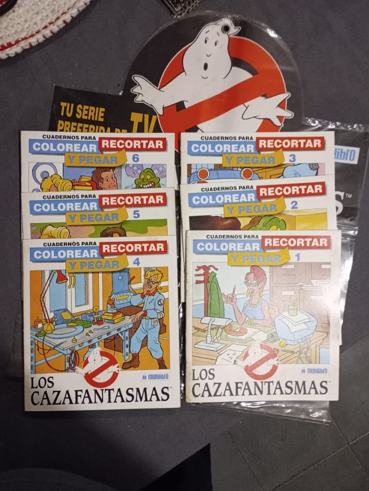 6 GHOSTBUSTERS BOOKS + DISPLAY FROM THE 90S