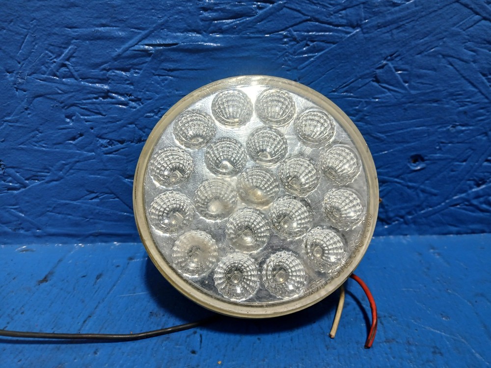 REAR TAIL LIGHT 4 IN PEARL LED LIGHT - 52008