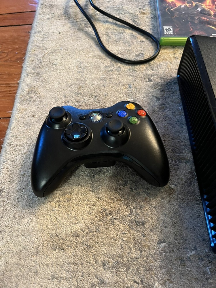 Microsoft XBox 360 S Slim 250GB Black Video Game Console System 360S Bundle