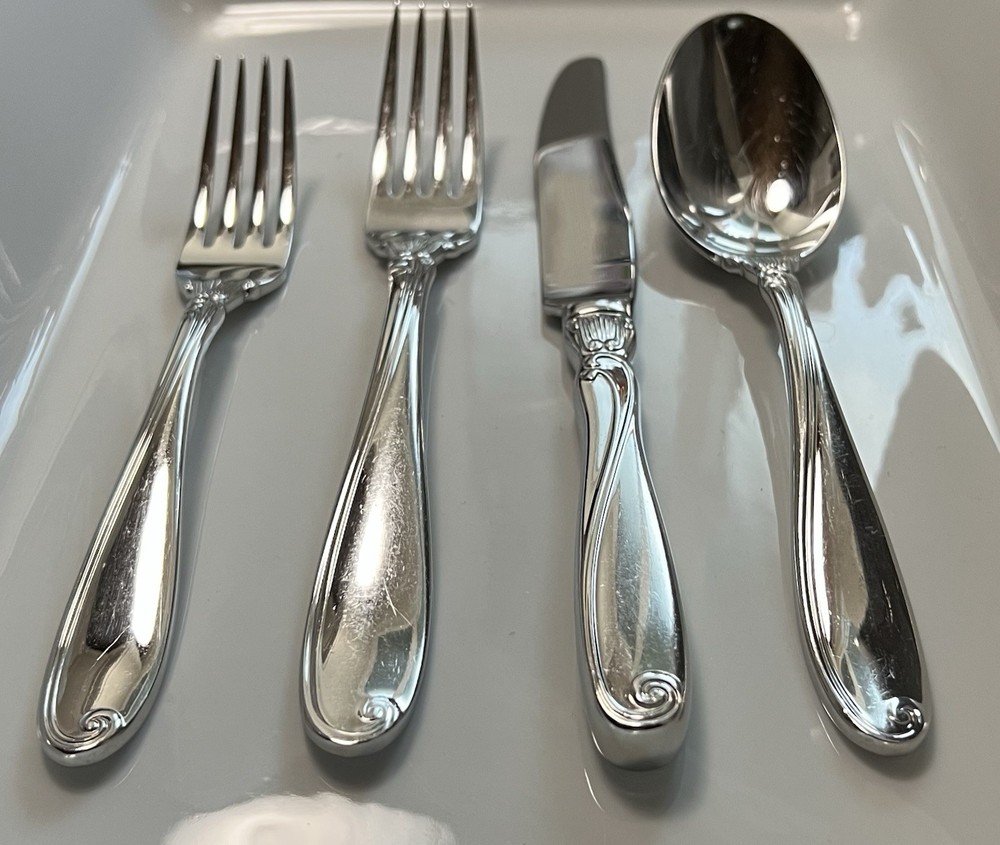 Mikasa Ambrose Flatware 4 Piece Place Setting Dinner Fork/Salad Fork/Knife/Spoon
