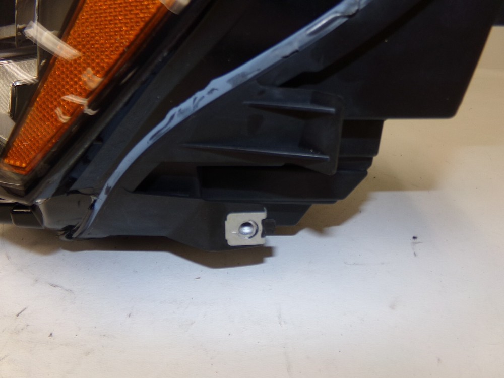 This is a Driver Left Headlight Halogen Fits 16-19 PASSAT