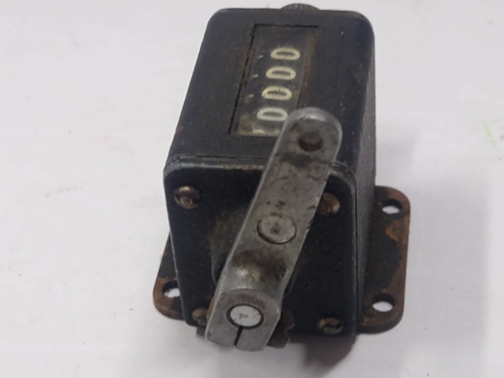 Vintage 5 Digit Mechanical Mini Counter Working as it should.