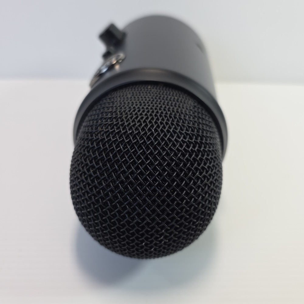 Blue Yeti Professional Multi-Pattern Black USB Condenser Microphone 888-000322