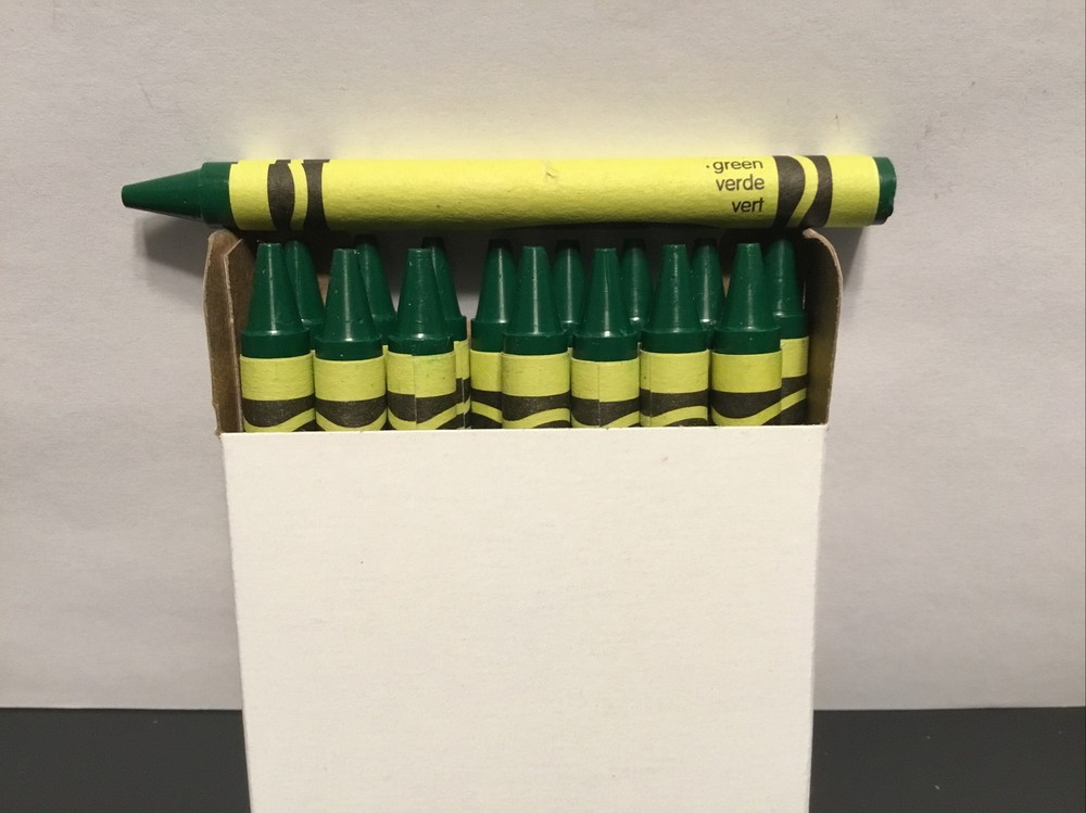 (16) Crayola Crayons (green) BULK