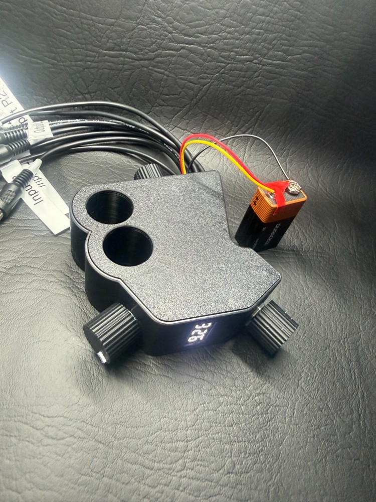 3 Bass Knob with Voltage Reader