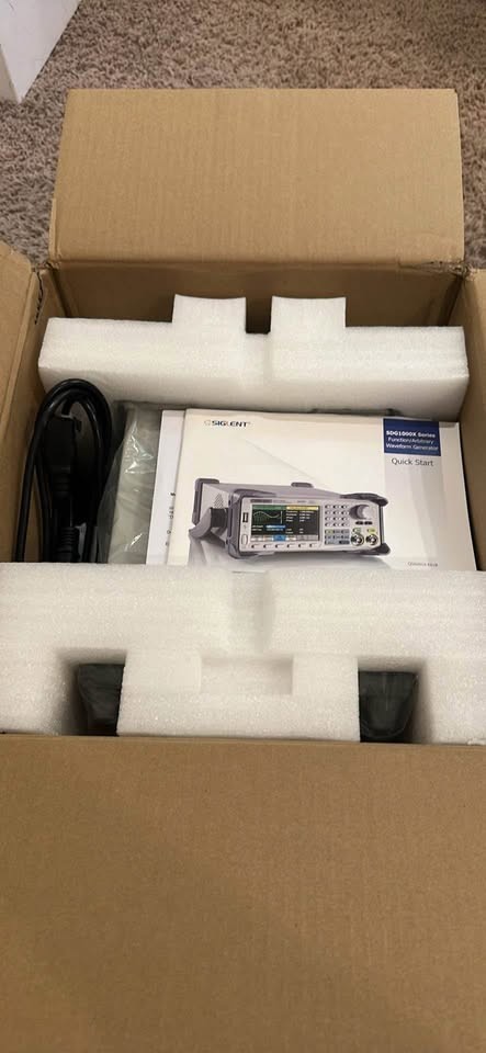 Siglent SDG1032X Arbitrary Waveform Function Generator - NEW condition