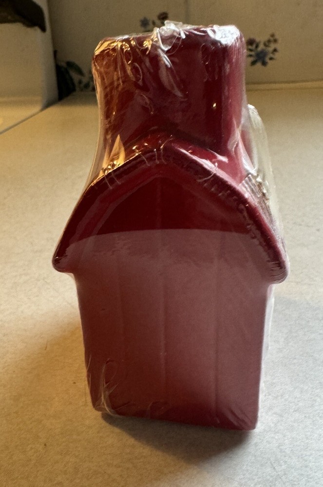 Red Barn Toothpick Holder ~Very Cute~