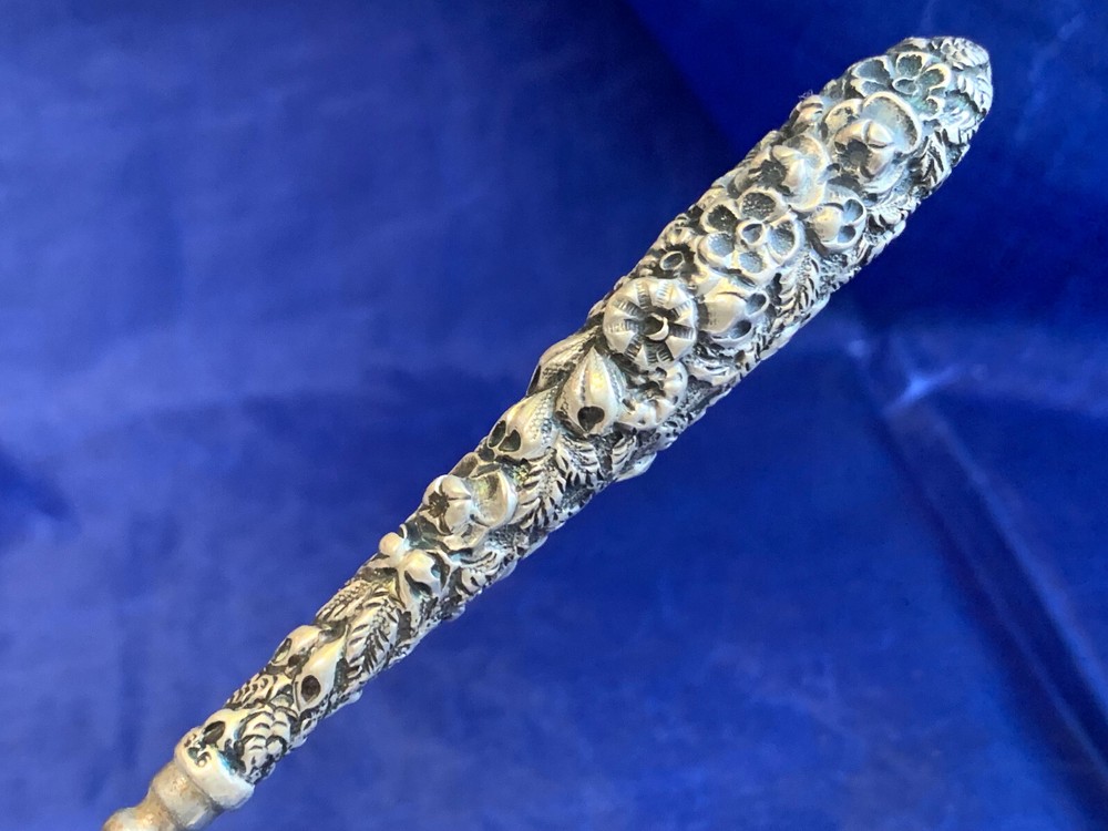 Antique Sterling Silver Handled Button Hook Lace Puller Floral Repousse Design