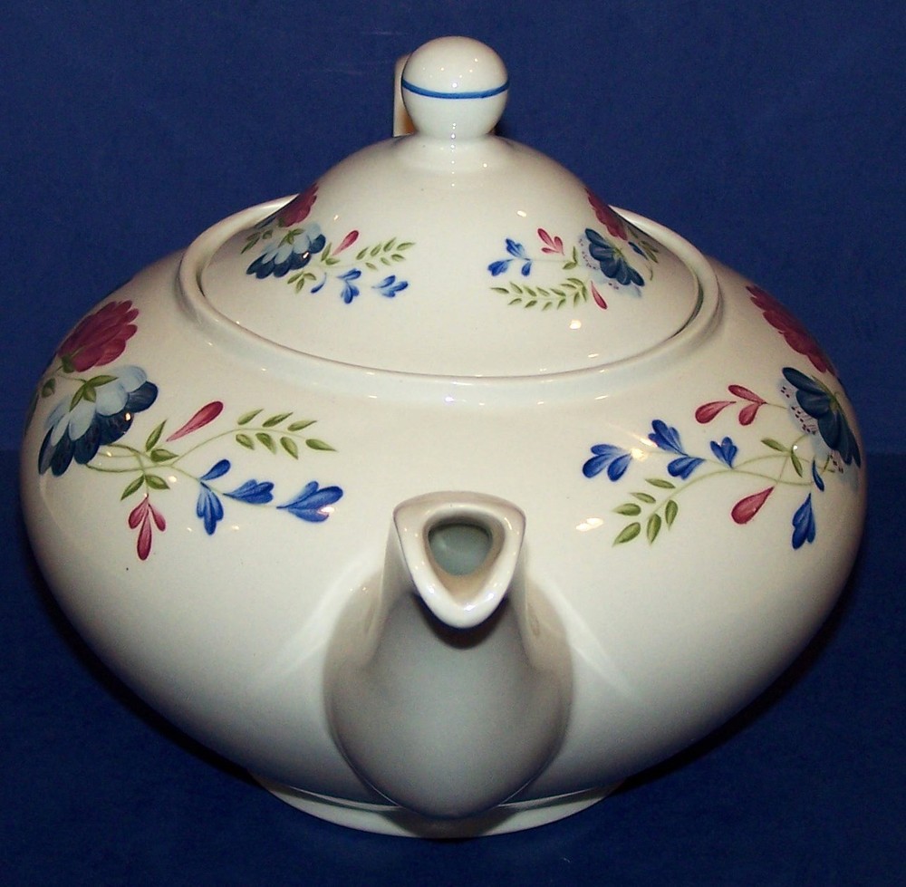 LOVELY BHS BRITAIN PRIORY TABLEWARE TEAPOT