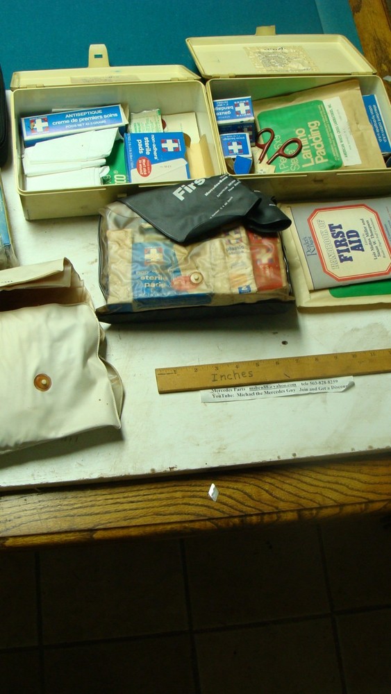 6 Plus Mercedes First Aid Kits