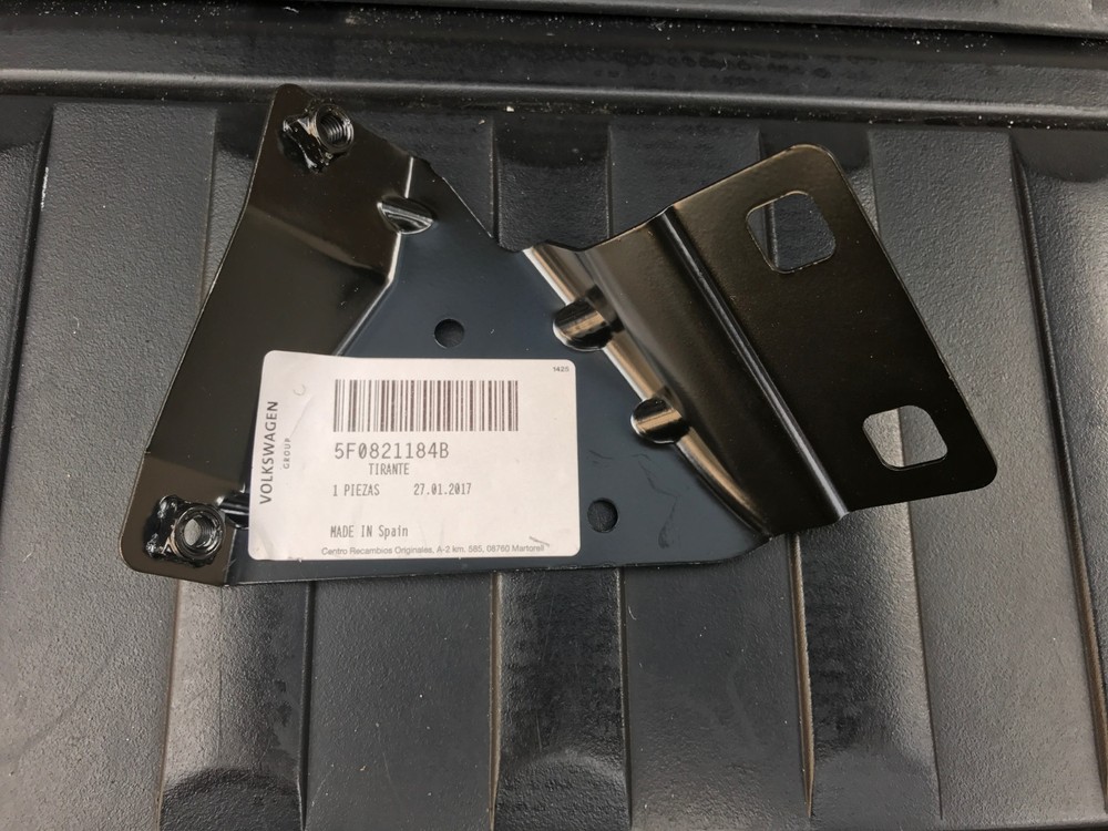 SEAT LEON 5F FRONT DRIVER SIDE WING SUPPORT BRACKET 5F0821184B 2013 > 2018 RH OS