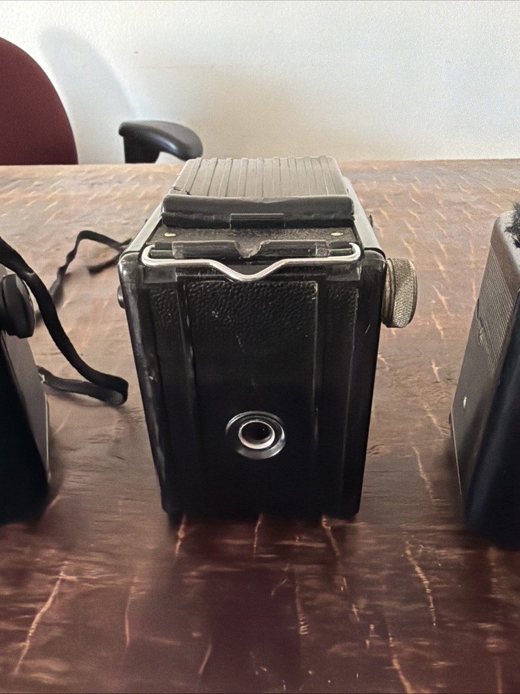 Vintage Argus Argoflex Seventy-five Camera with Flash Untested