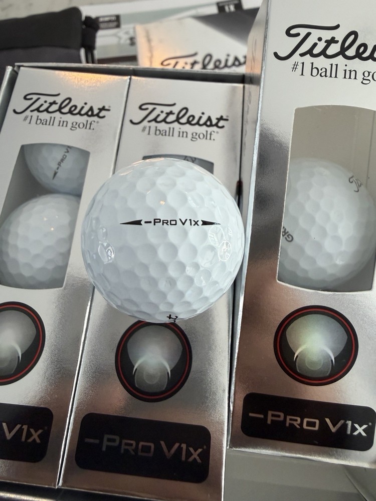 TITLEIST PRO V1X LEFT DASH WHITE GOLF BALL DOZEN