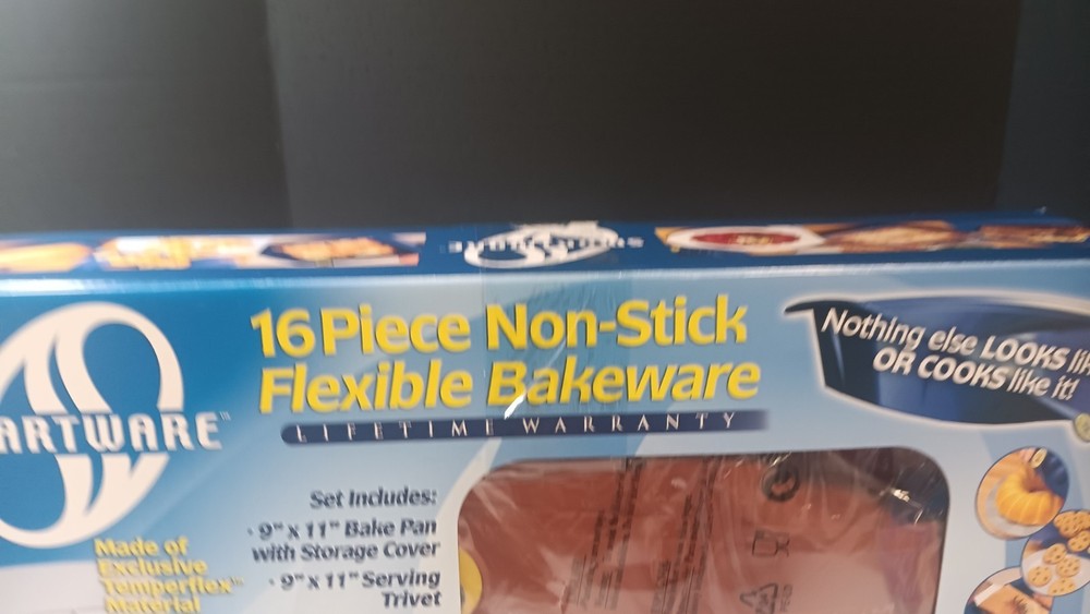 Smartware 16-Piece Basic Silicone Bakeware Set, Color Is Red Open Box