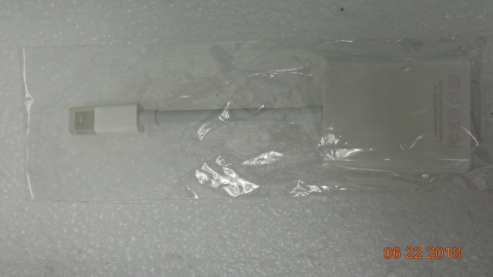 Apple Mini DisplayPort to VGA Adapter Model A1307