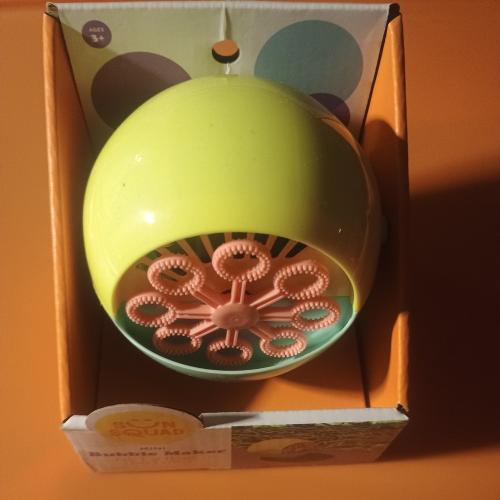 Bubble Maker - Sun Squad™ Pineapple - Battery Bubble Blower - New in Box