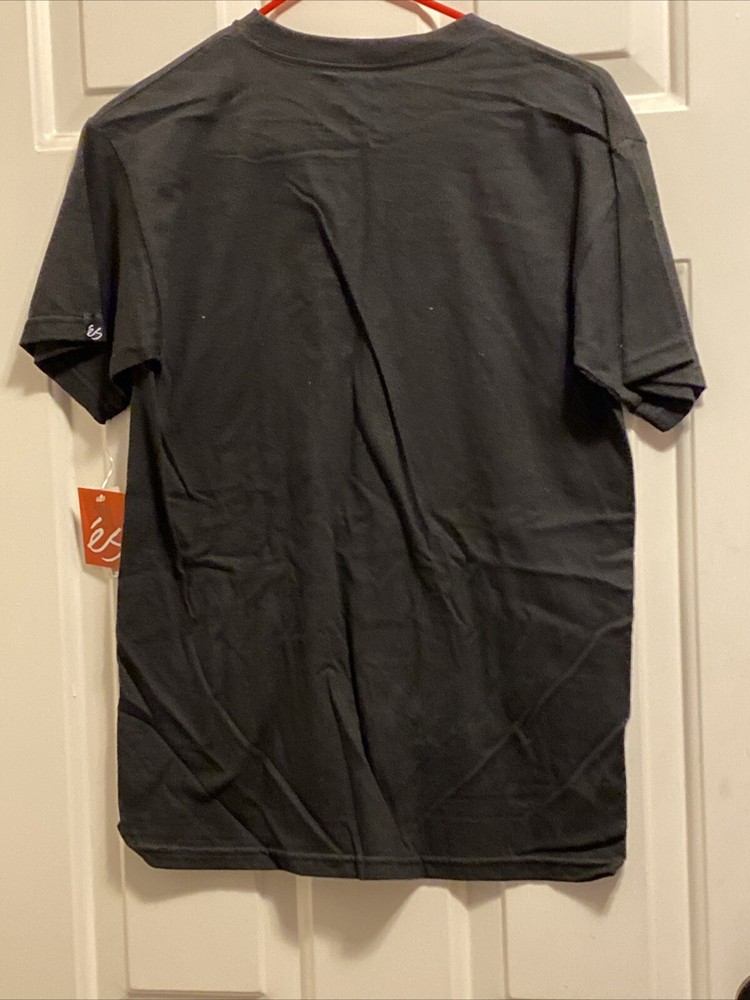 Es Vintage Skateboarding Tshirt Men’s Small