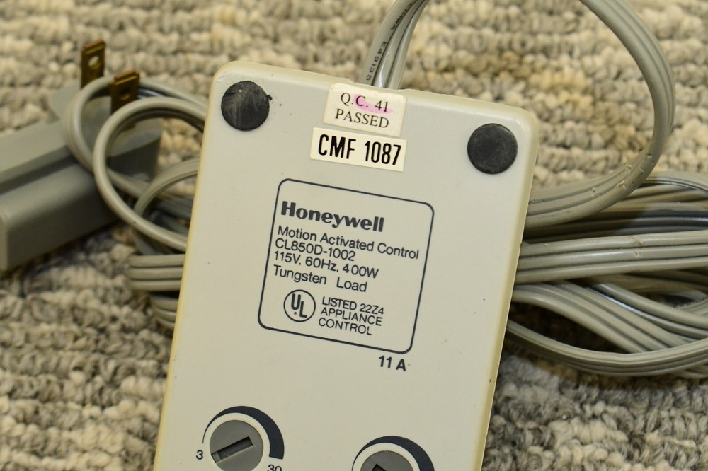 Honeywell Motion Activated Control - Model CL850D-1002, Light Lamp Control