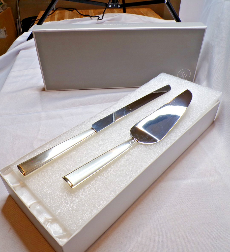 Things Remembered silver-plated cake knife and server set