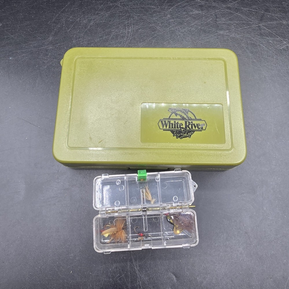 white river fly box with 27 Flys Pluse Extra Case