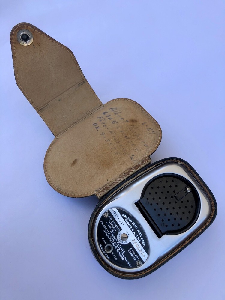Vintage WESTON MASTER III Light Meter Model 737 W/ Leather Case