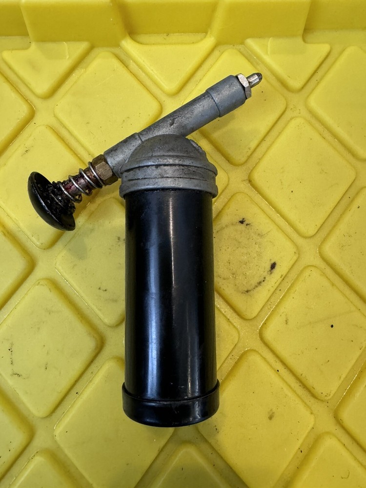 Matco Tools Push Type Mini Greaser Grease Gun - Works Great, With grease