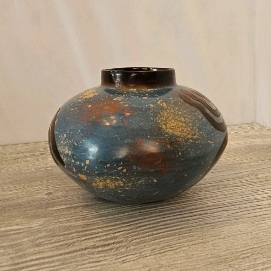 Vintage Peruvian Spider / Thunderbird Vase Signed "Jose Sosa 96"