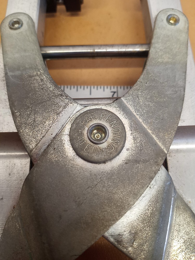 Caisley Ear Tag Applicator Tool Farming Ranching Cattle