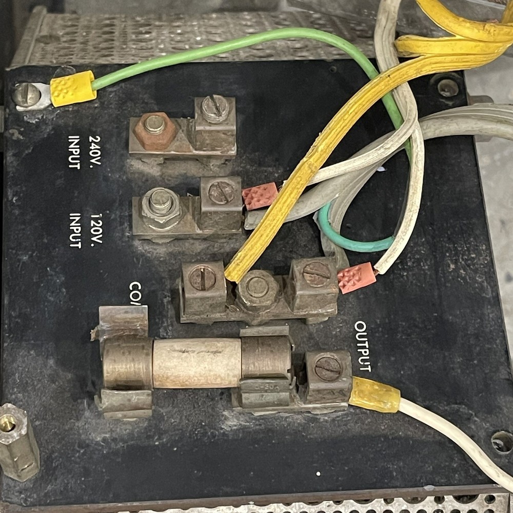 Superior Electric Powerstat - broken wheel