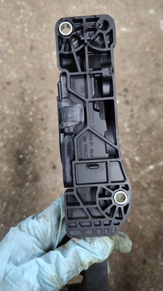 2012 FORD FOCUS ACCELERATOR THROTTLE PEDAL BV61-9F836-BB