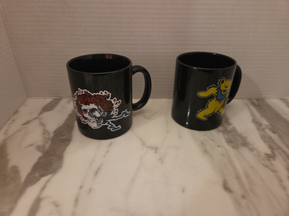 2 GRATEFUL DEAD BLACK MUGS