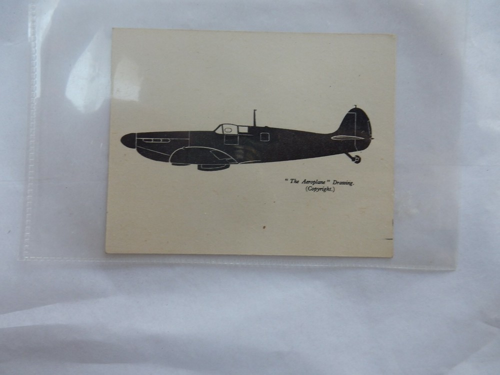 WW2 ERA SMALL RECOGNITION CARD   TYPE  ?    9 X 8 CM  /  - SPITFIRE