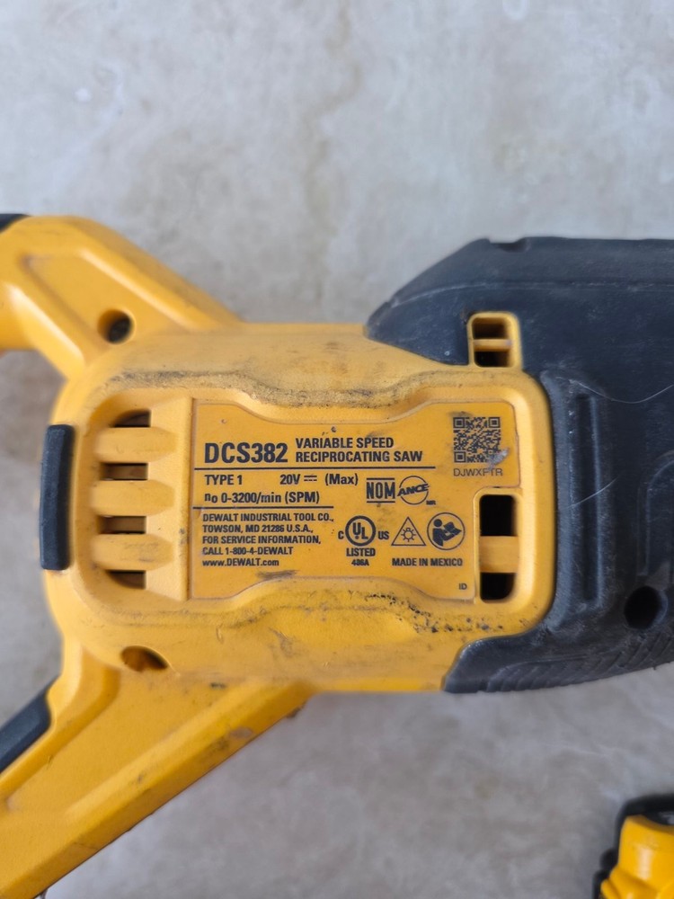 DeWalt DCS382, DCF850, DCB107